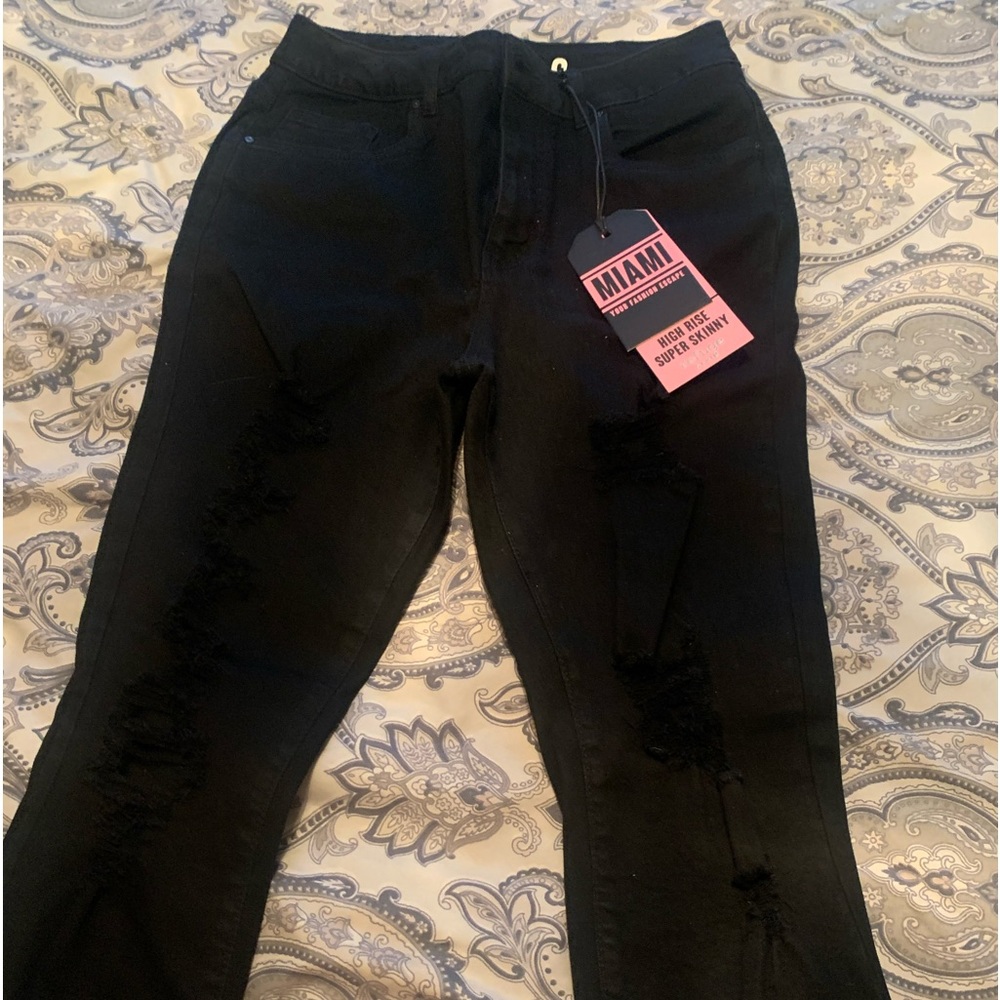 NWT, Refuge, Black high waisted distressed skinny jeans, Size 9